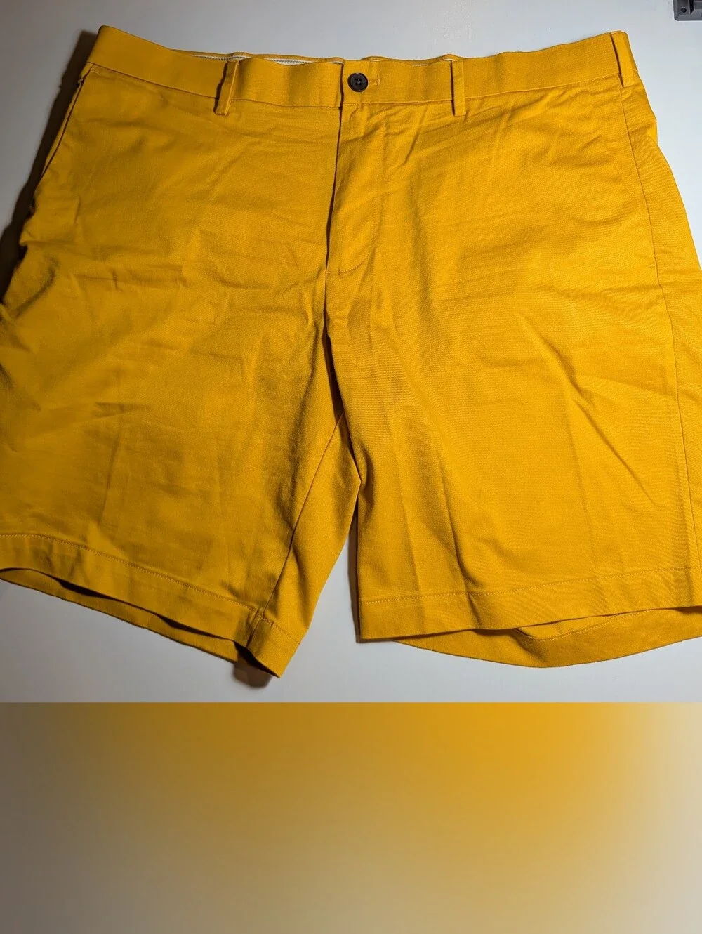 Banana Republic Men's Size 38 Yellow Chino Shorts